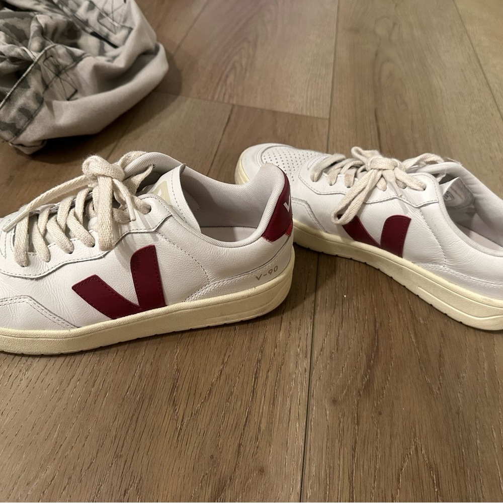 Veja red and white sneaker 41 EU